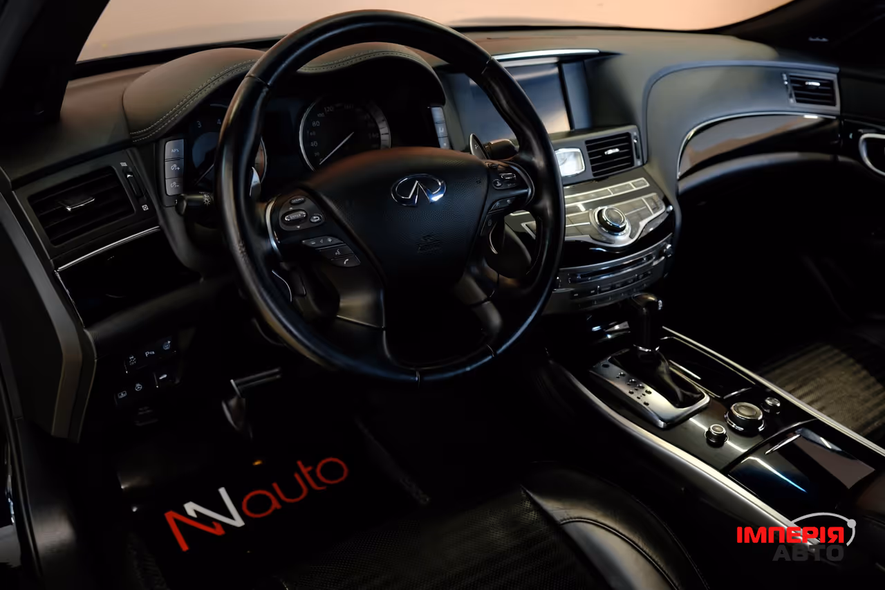 Infiniti M - фото 7