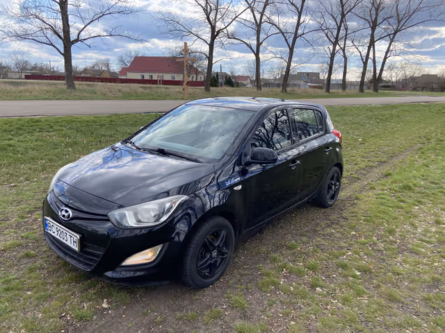 Hyundai i20 - фото 1