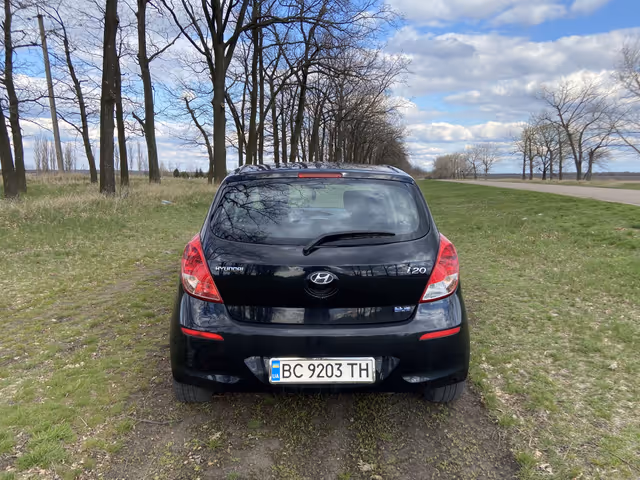 Hyundai i20 - фото 4