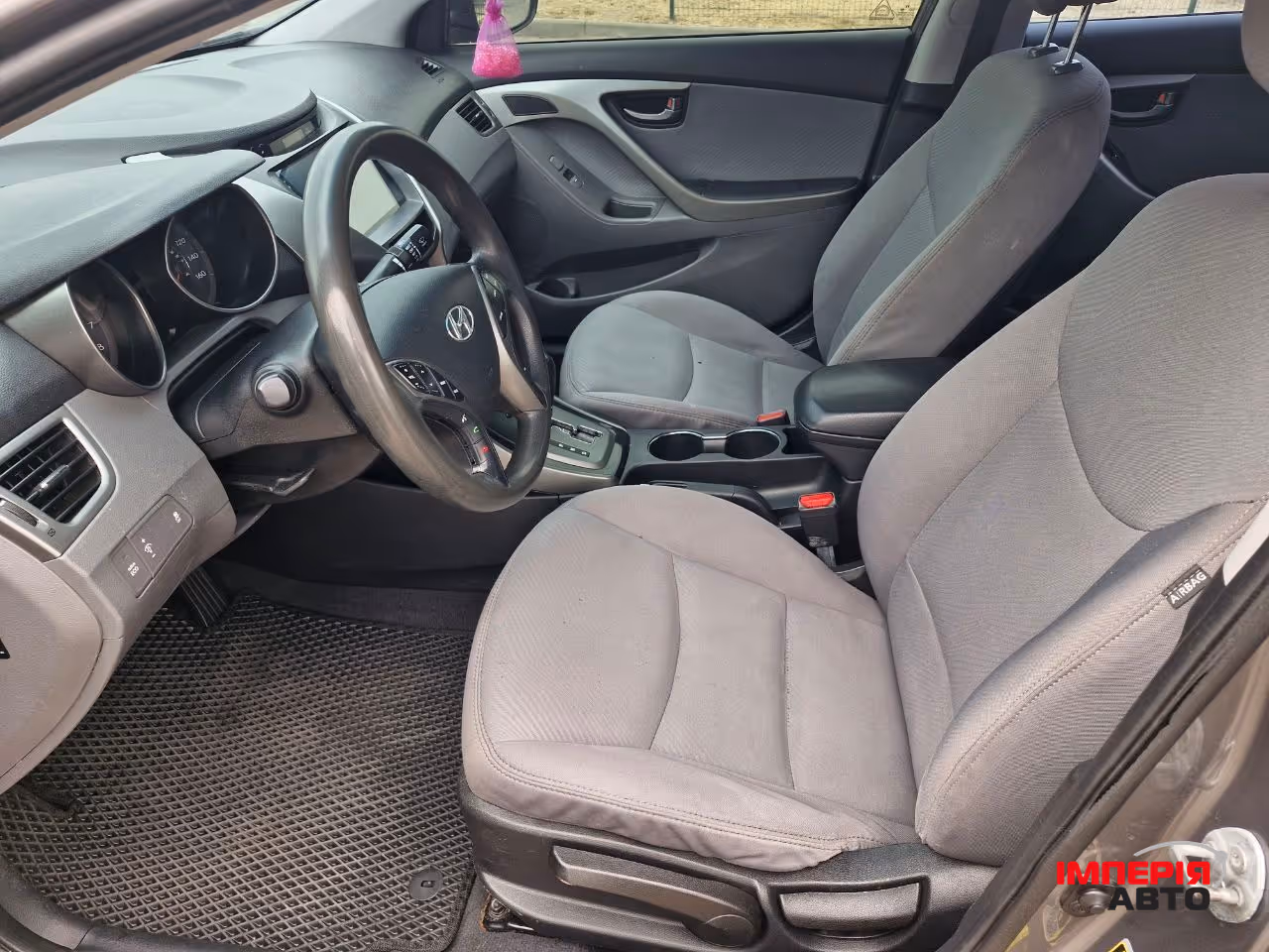 Hyundai Elantra - фото 7