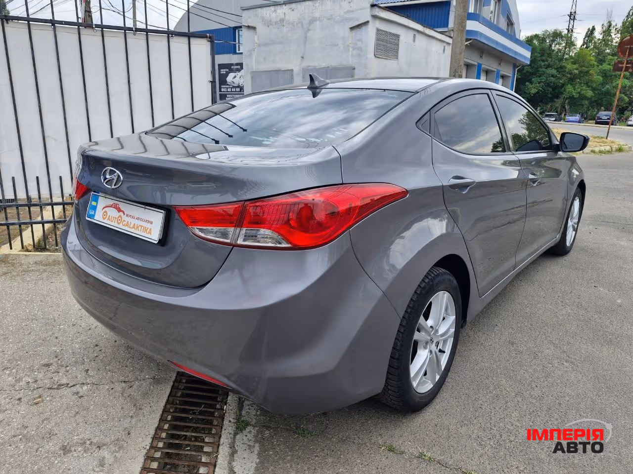 Hyundai Elantra - фото 4