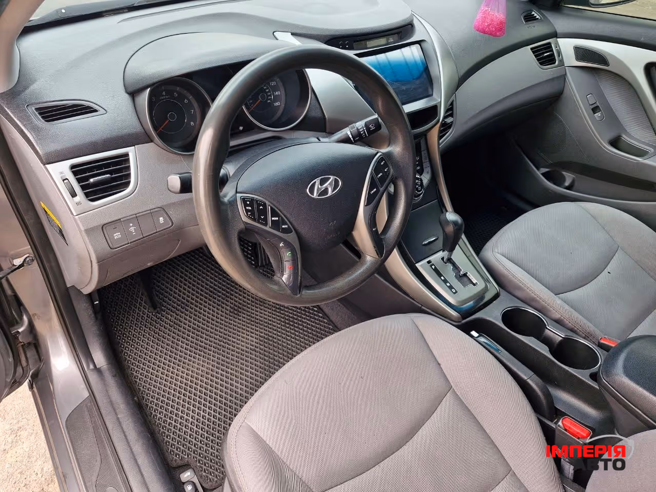Hyundai Elantra - фото 8