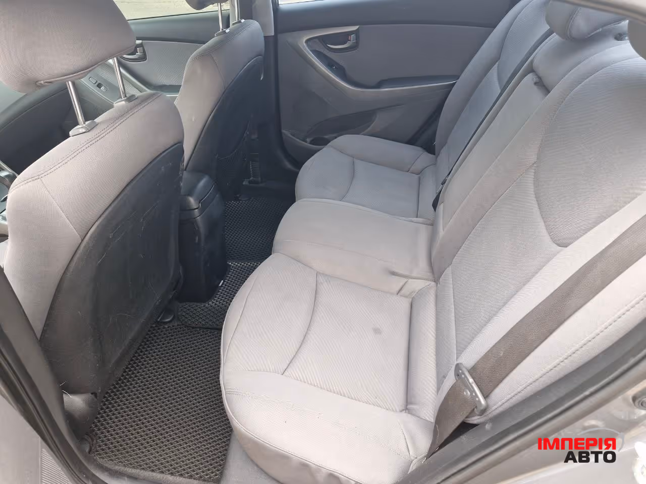Hyundai Elantra - фото 17