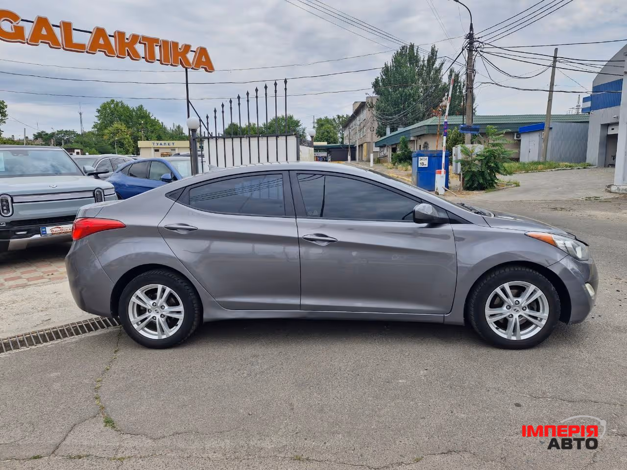 Hyundai Elantra - фото 2