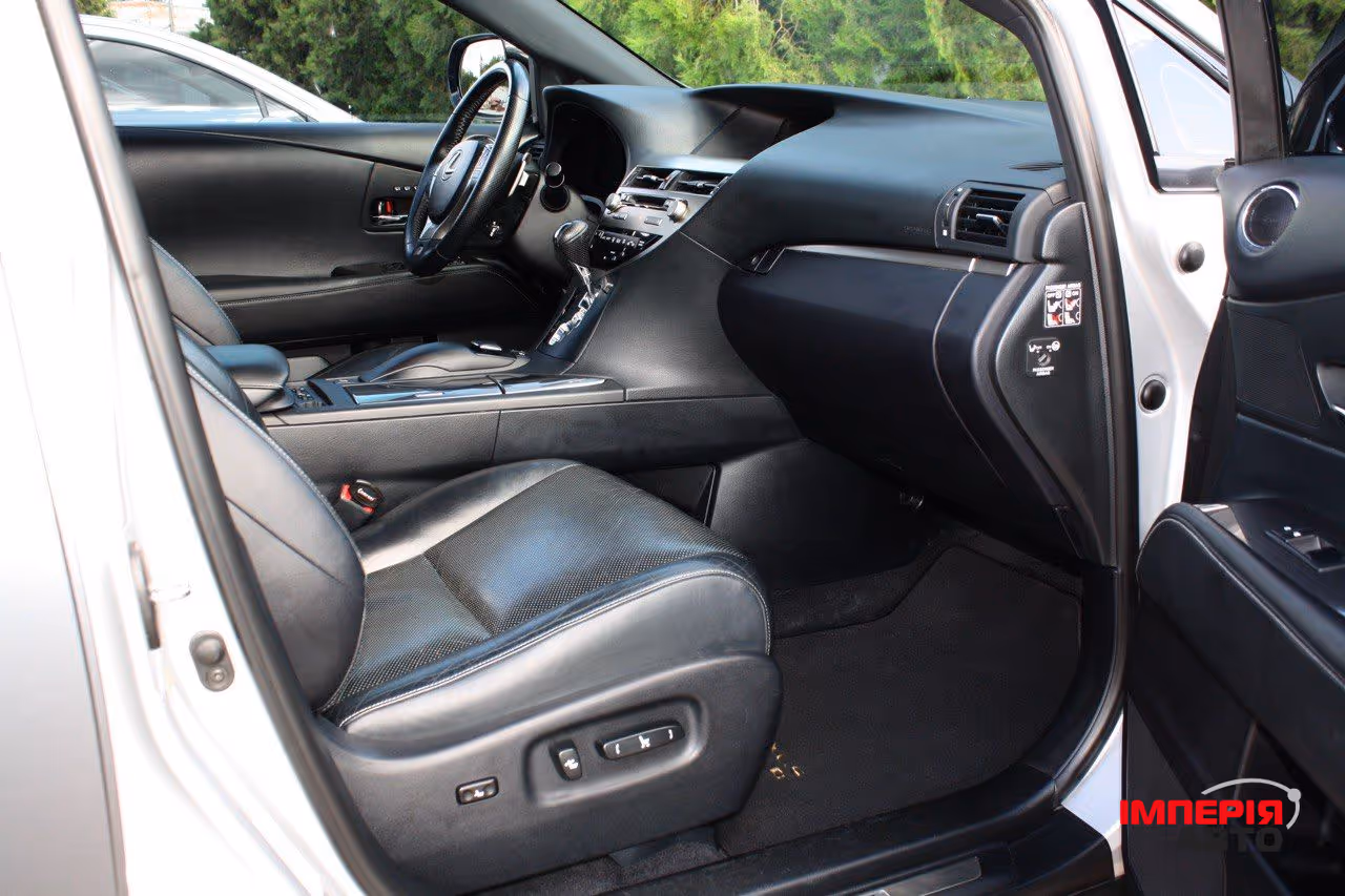 Lexus RX - фото 15