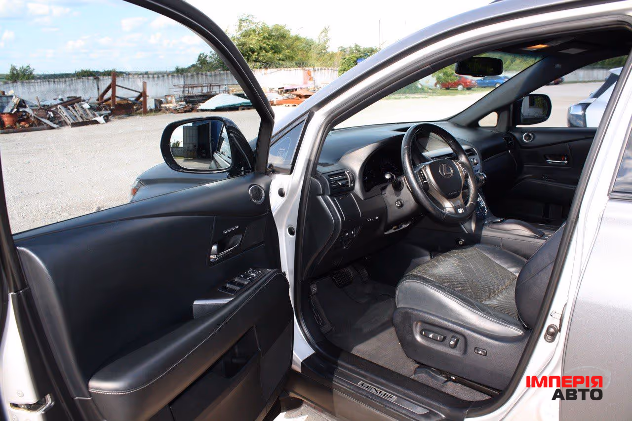 Lexus RX - фото 16