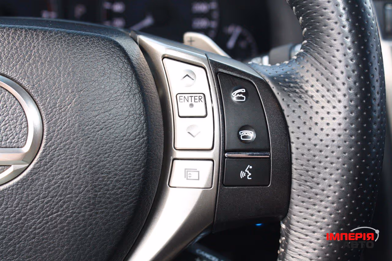 Lexus RX - фото 4