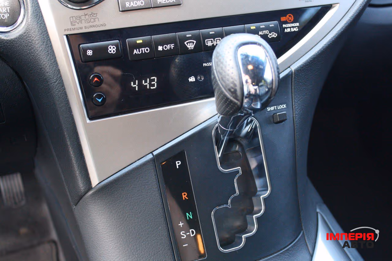 Lexus RX - фото 6