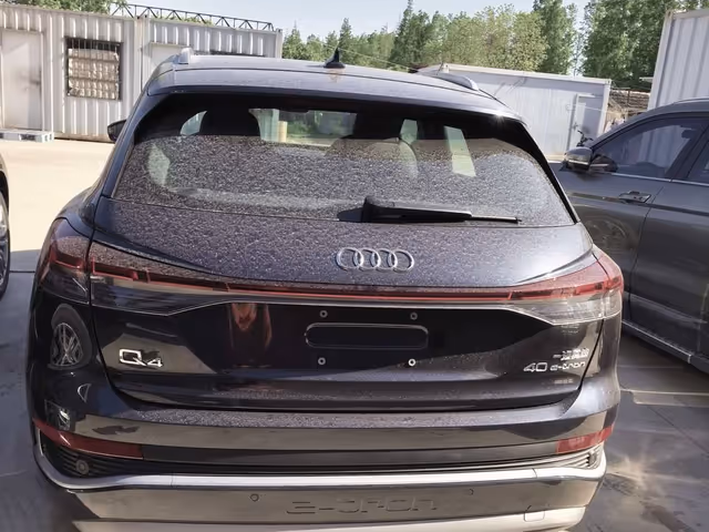 Audi Q4 e-tron - фото 5