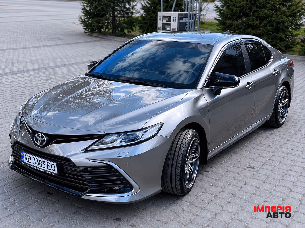 Toyota Camry - фото 2