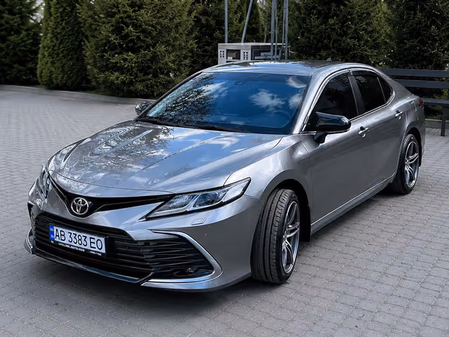Toyota Camry - фото 3