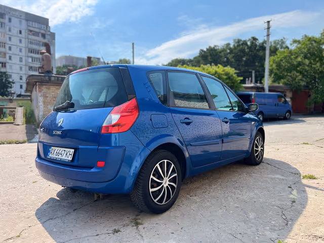 Renault Scenic - фото 5