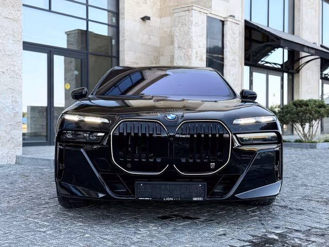 BMW 7 серії - фото 3