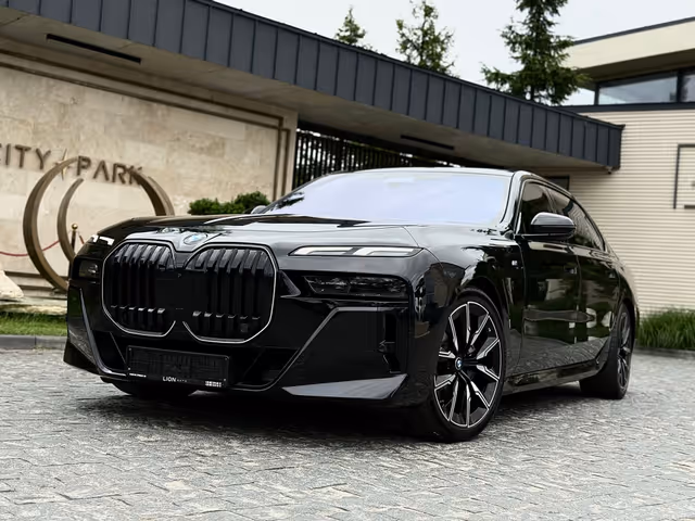 BMW 7 серії - фото 4