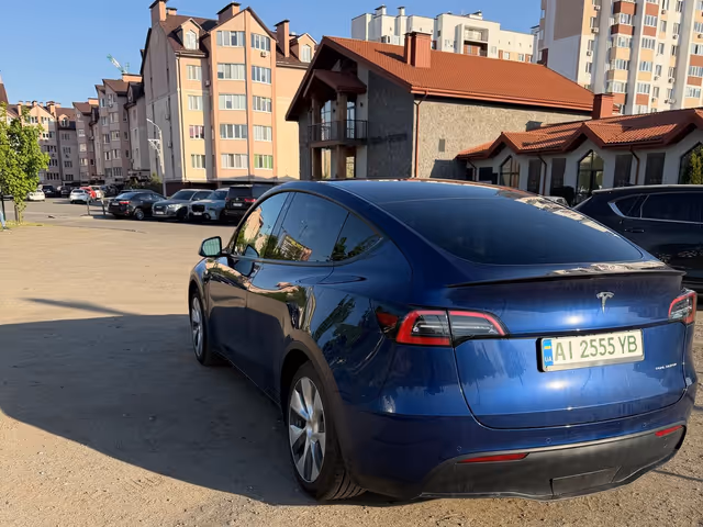 Tesla Model Y - фото 5