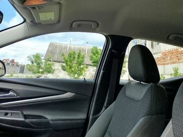 Chevrolet Bolt EUV - фото 3