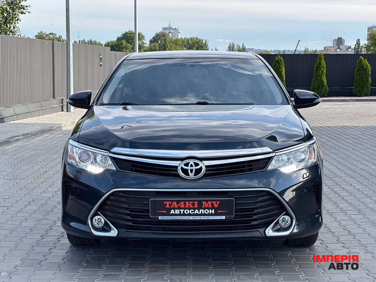 Toyota Camry - фото 4