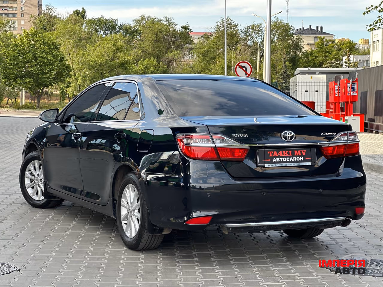 Toyota Camry - фото 5