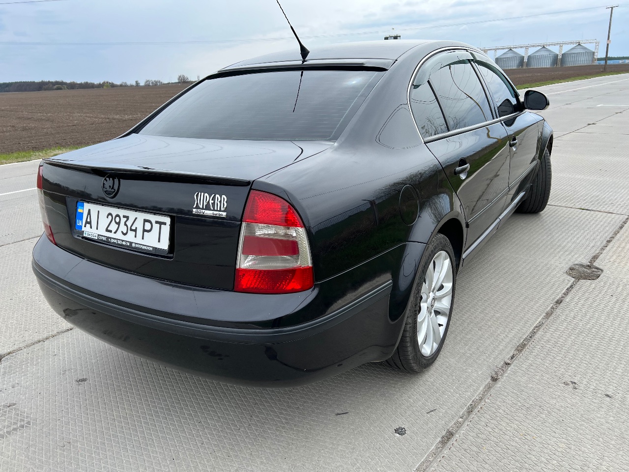 Skoda Superb - фото 10