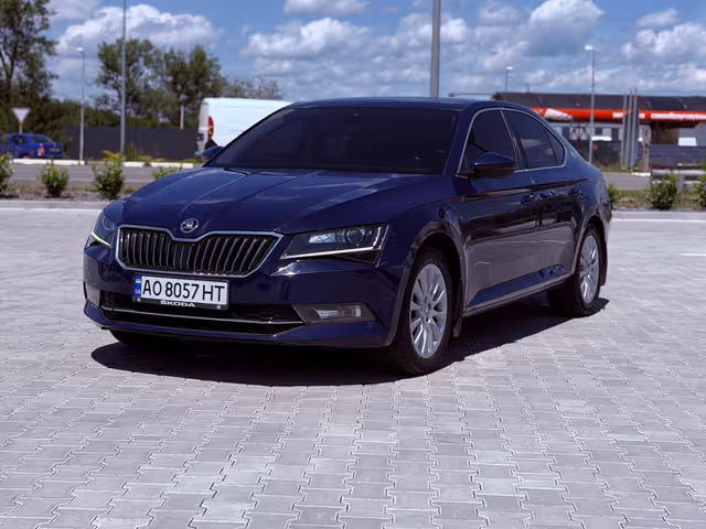 Skoda Superb - фото 1