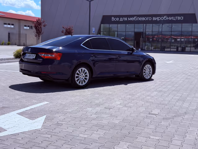 Skoda Superb - фото 4