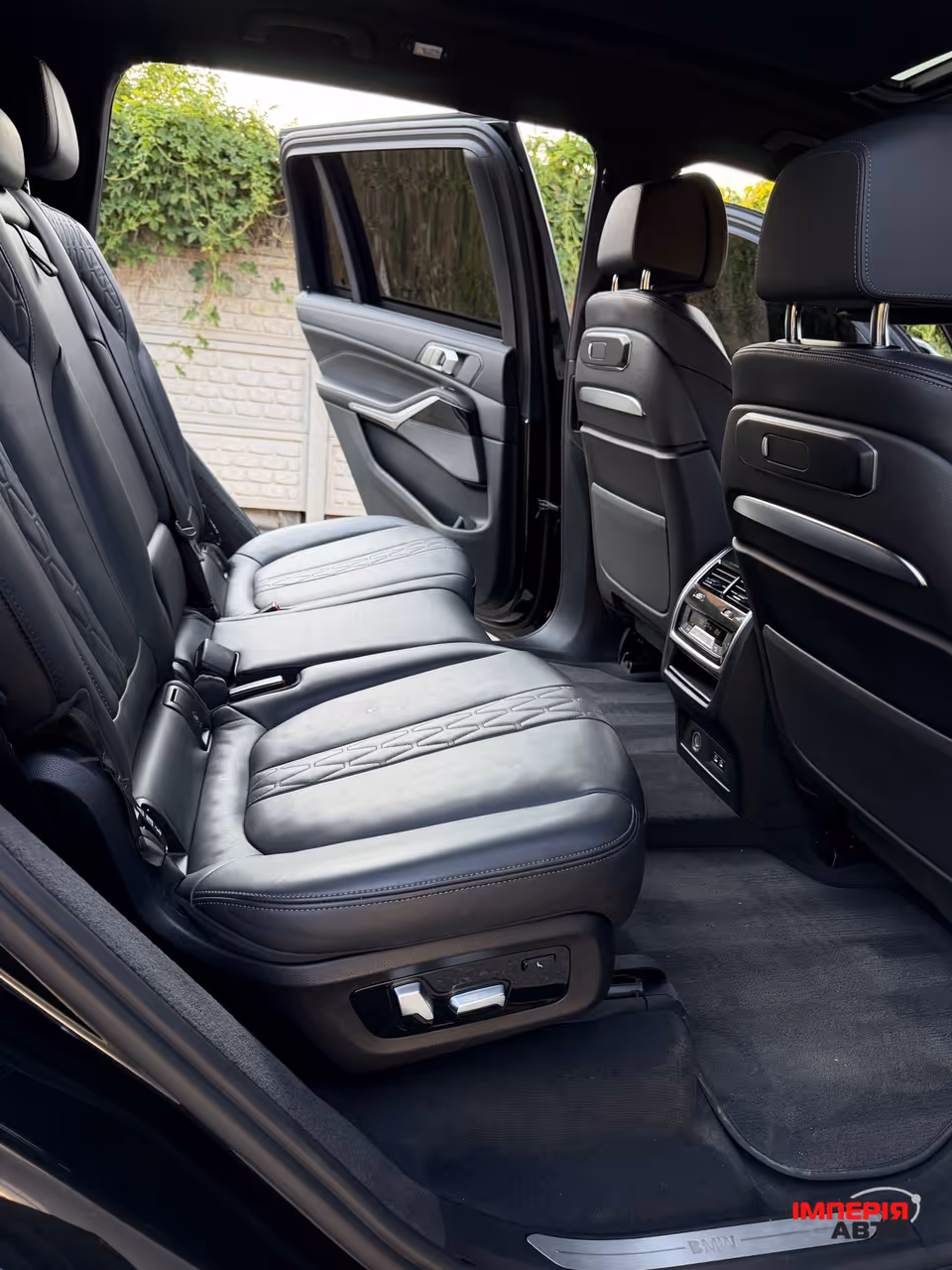 BMW X7 - фото 24