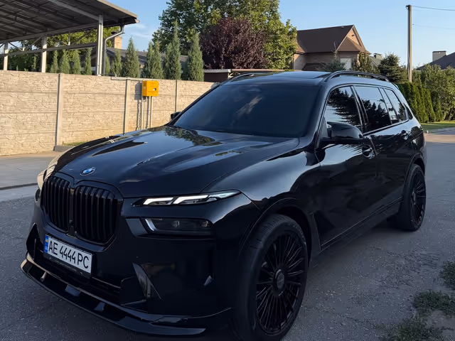 BMW X7 - фото 1