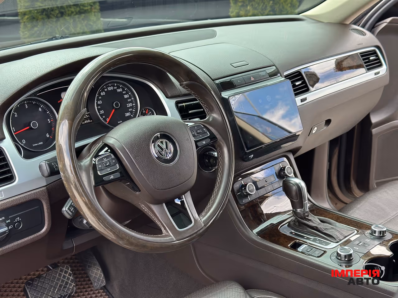 Volkswagen Touareg - фото 9