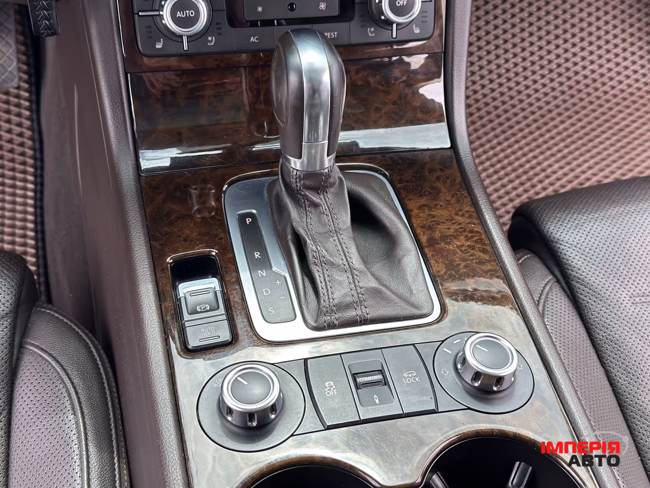 Volkswagen Touareg - фото 36
