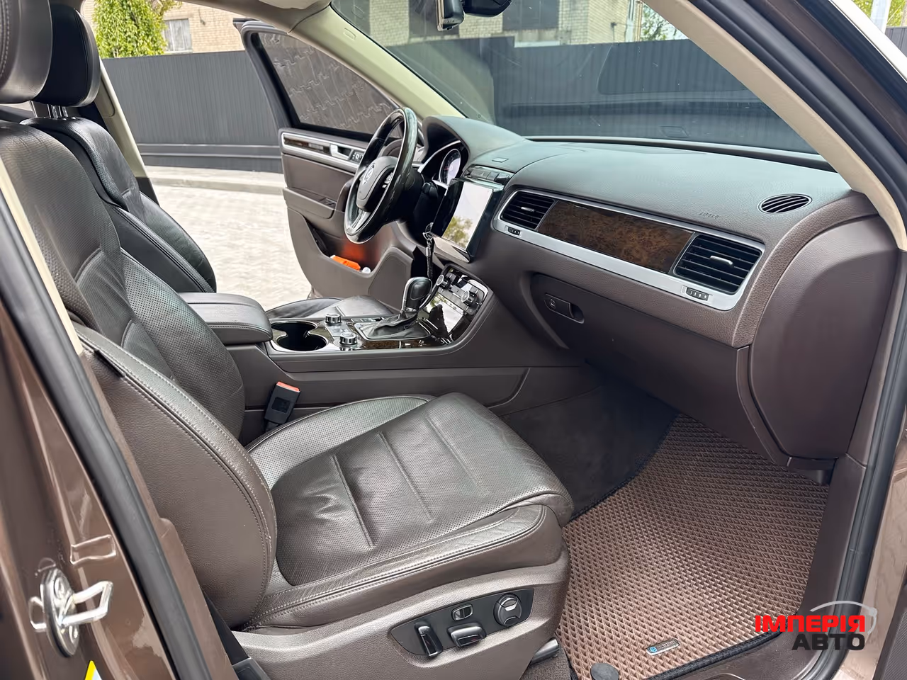 Volkswagen Touareg - фото 25