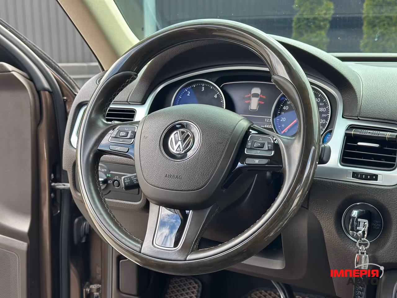 Volkswagen Touareg - фото 33
