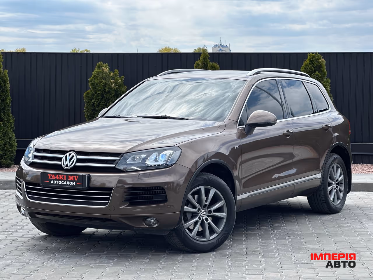 Volkswagen Touareg - фото 1
