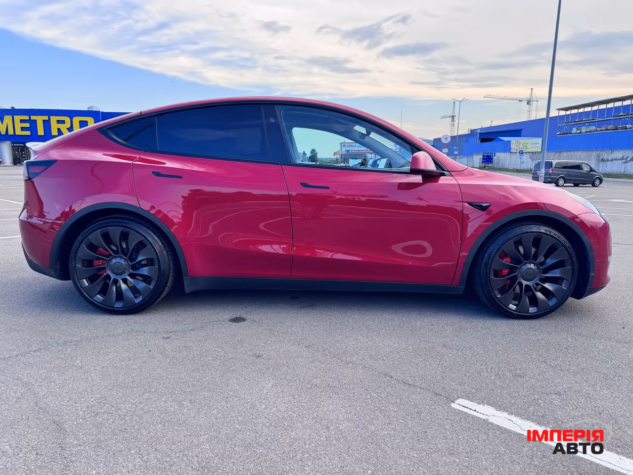 Tesla Model Y - фото 33
