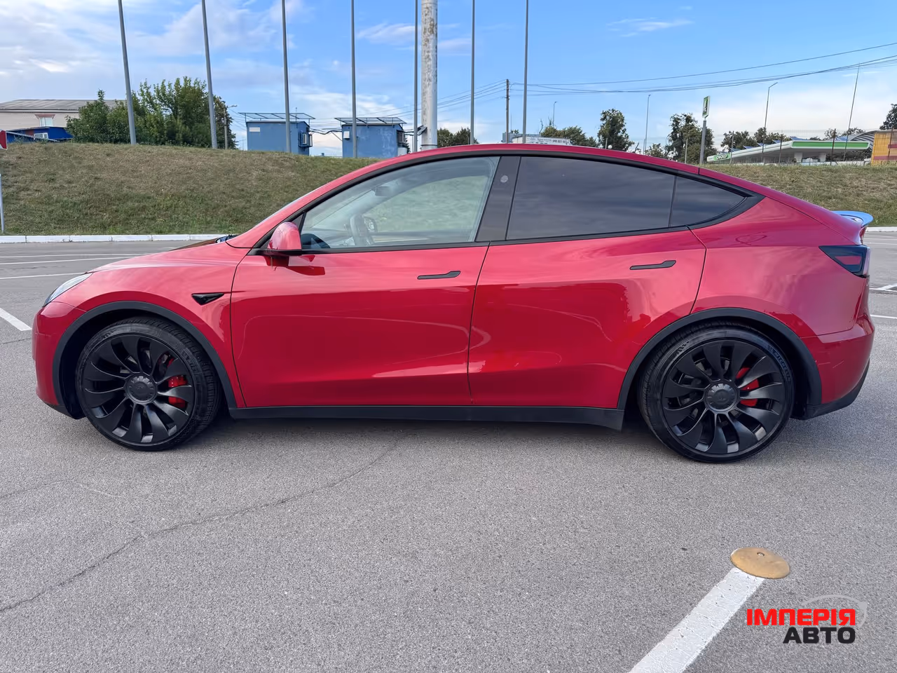 Tesla Model Y - фото 36