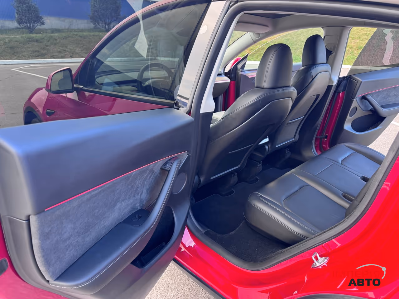 Tesla Model Y - фото 26