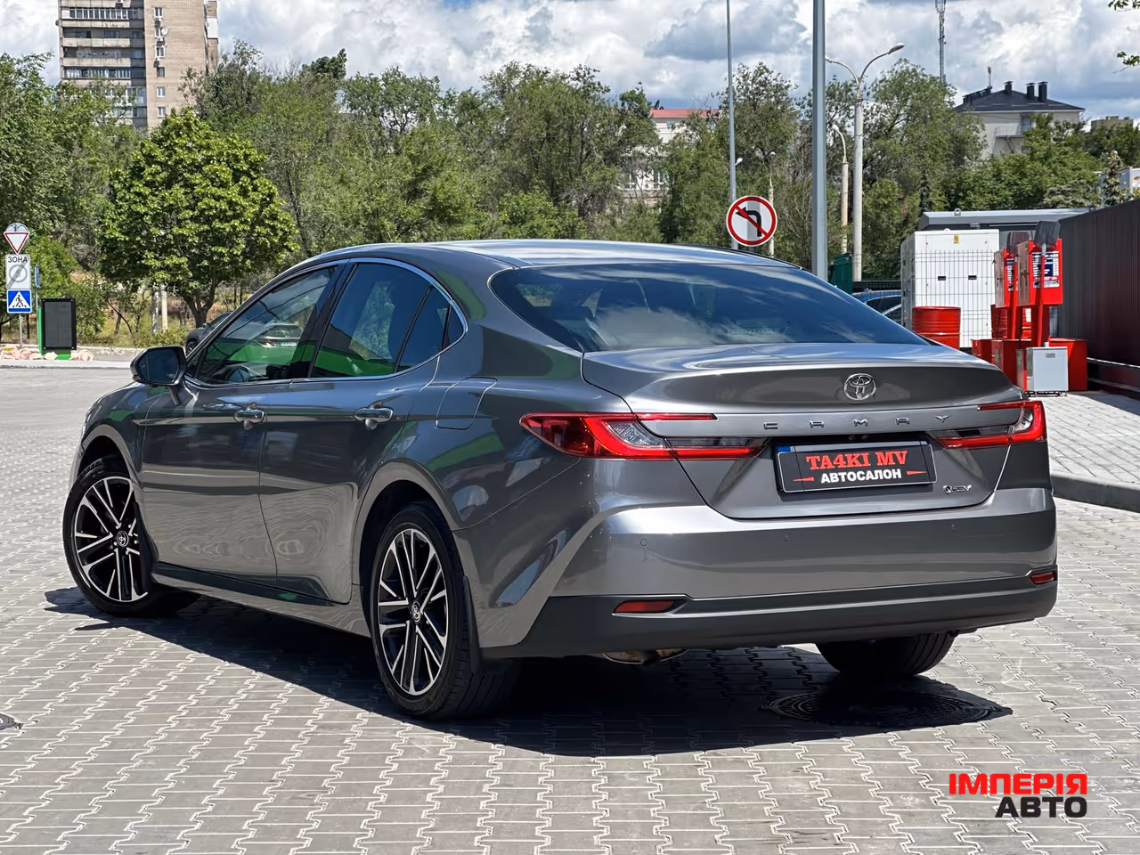 Toyota Camry - фото 5