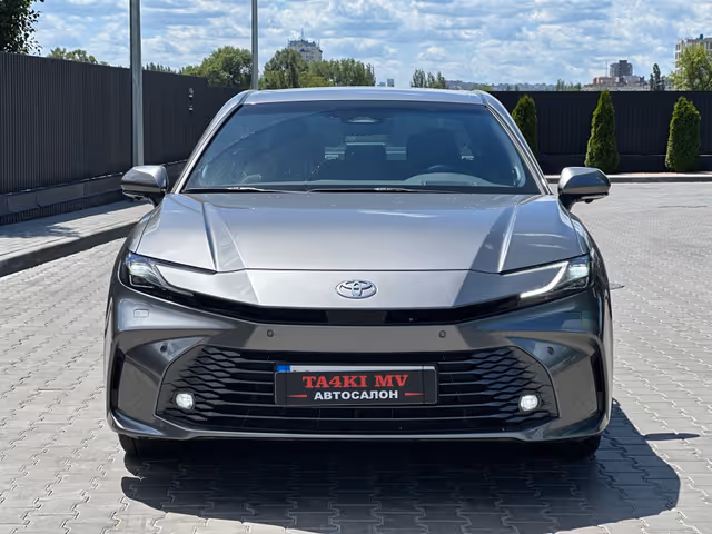 Toyota Camry - фото 4