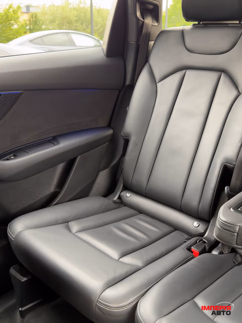 Audi Q7 - фото 23