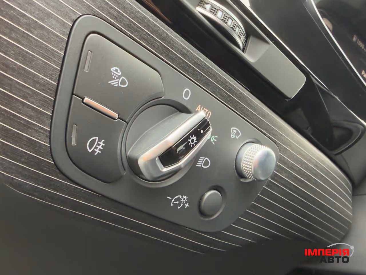 Audi Q7 - фото 33