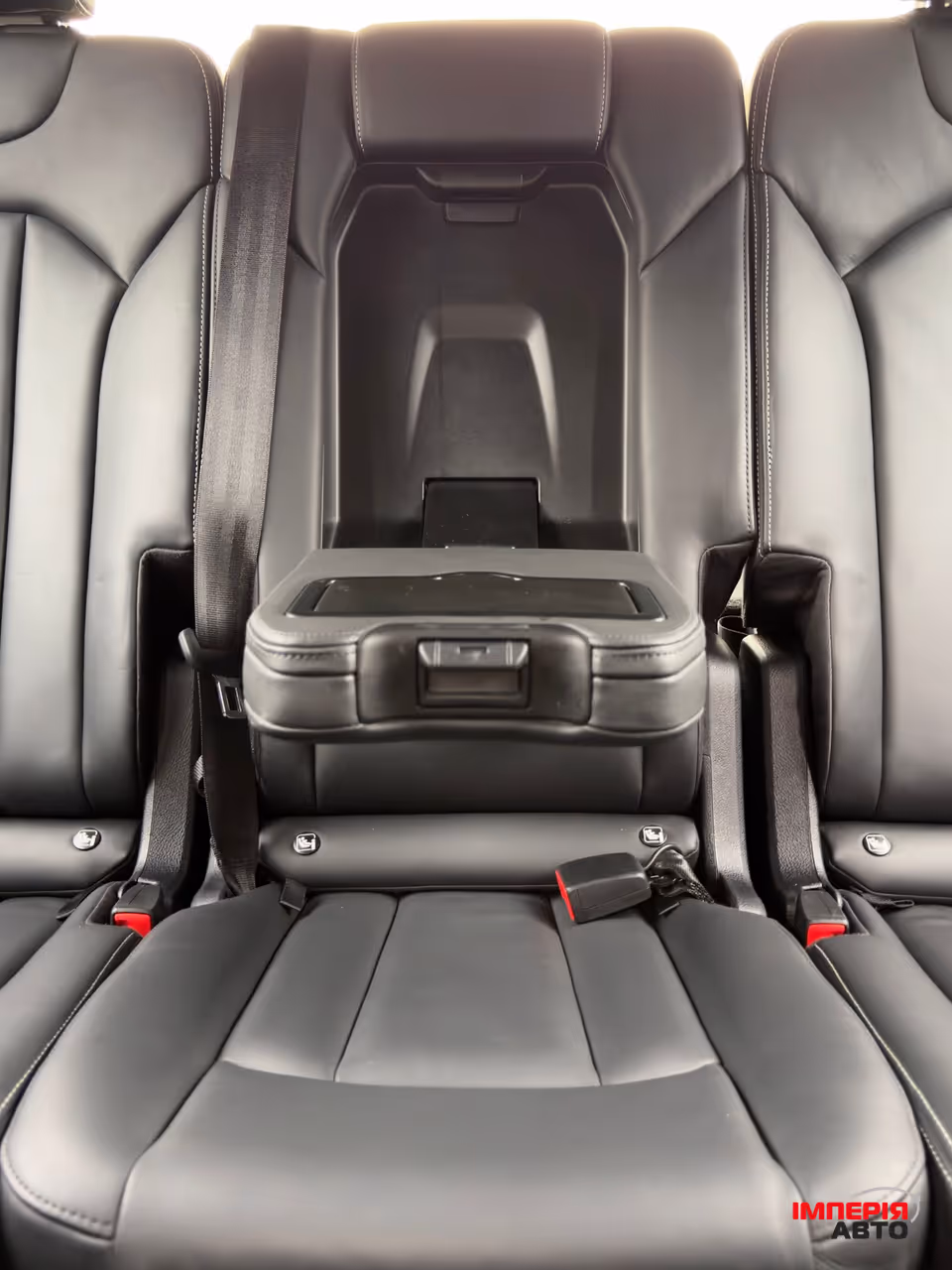 Audi Q7 - фото 24