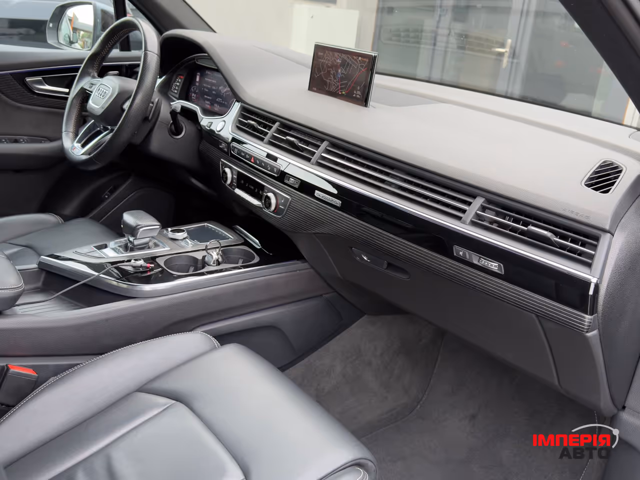 Audi Q7 - фото 16