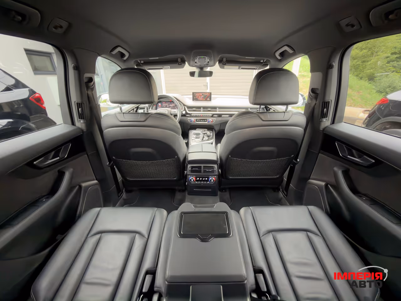Audi Q7 - фото 12