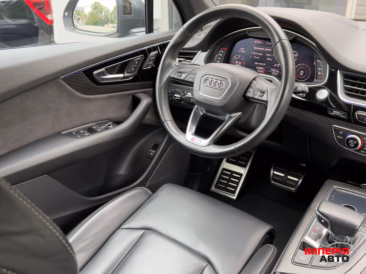 Audi Q7 - фото 19