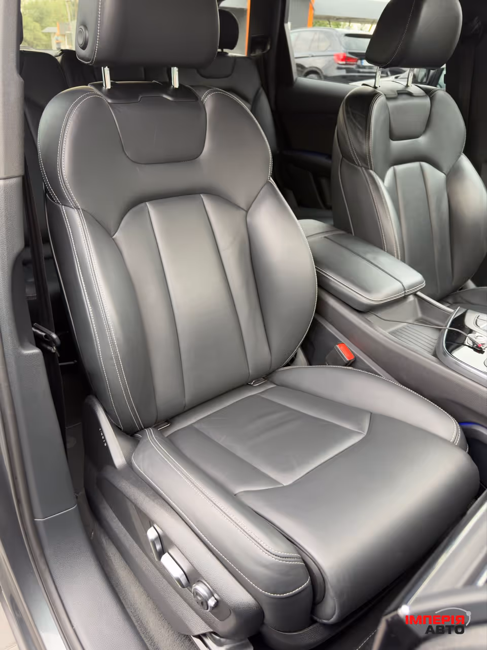 Audi Q7 - фото 22
