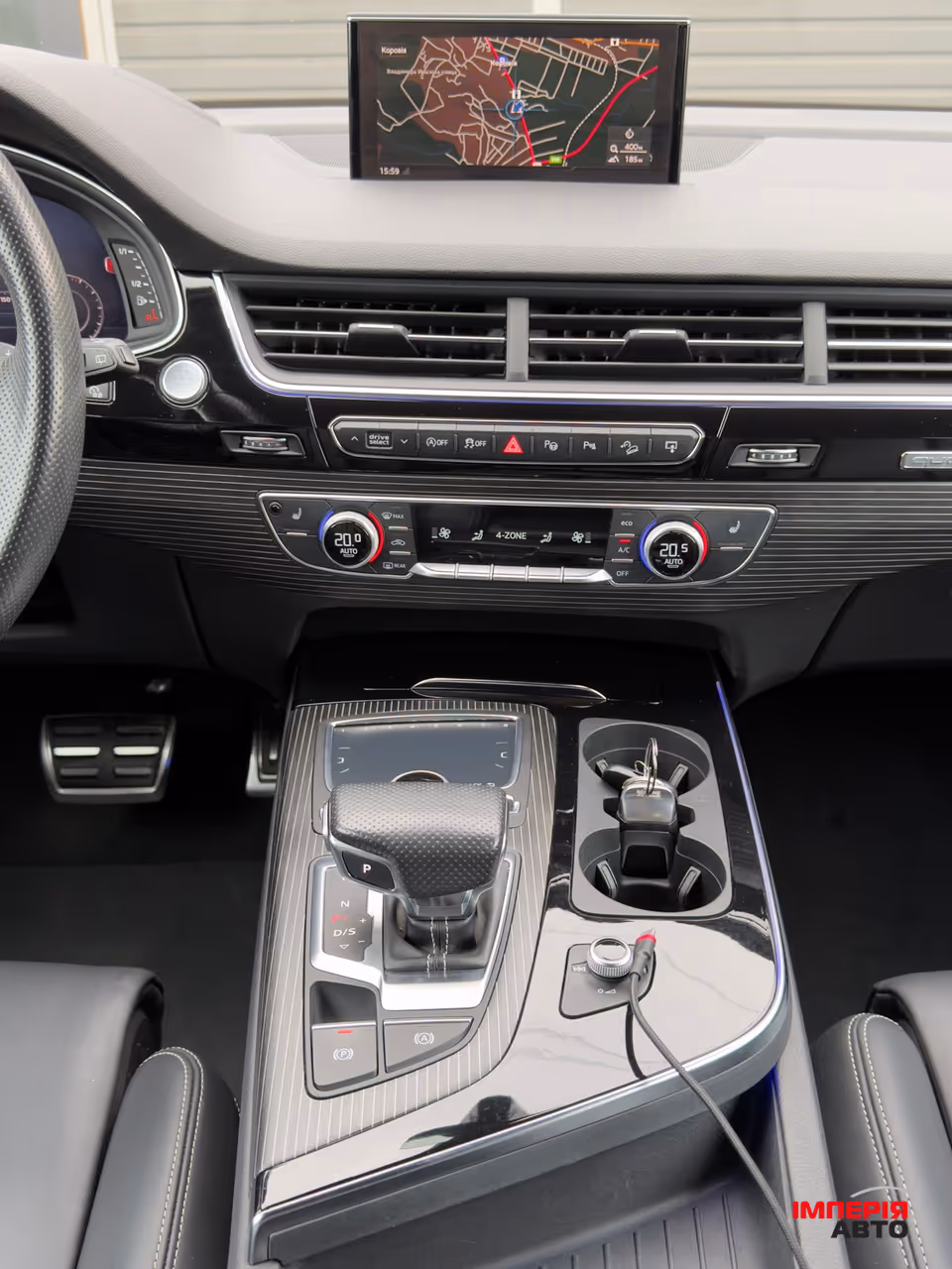 Audi Q7 - фото 26