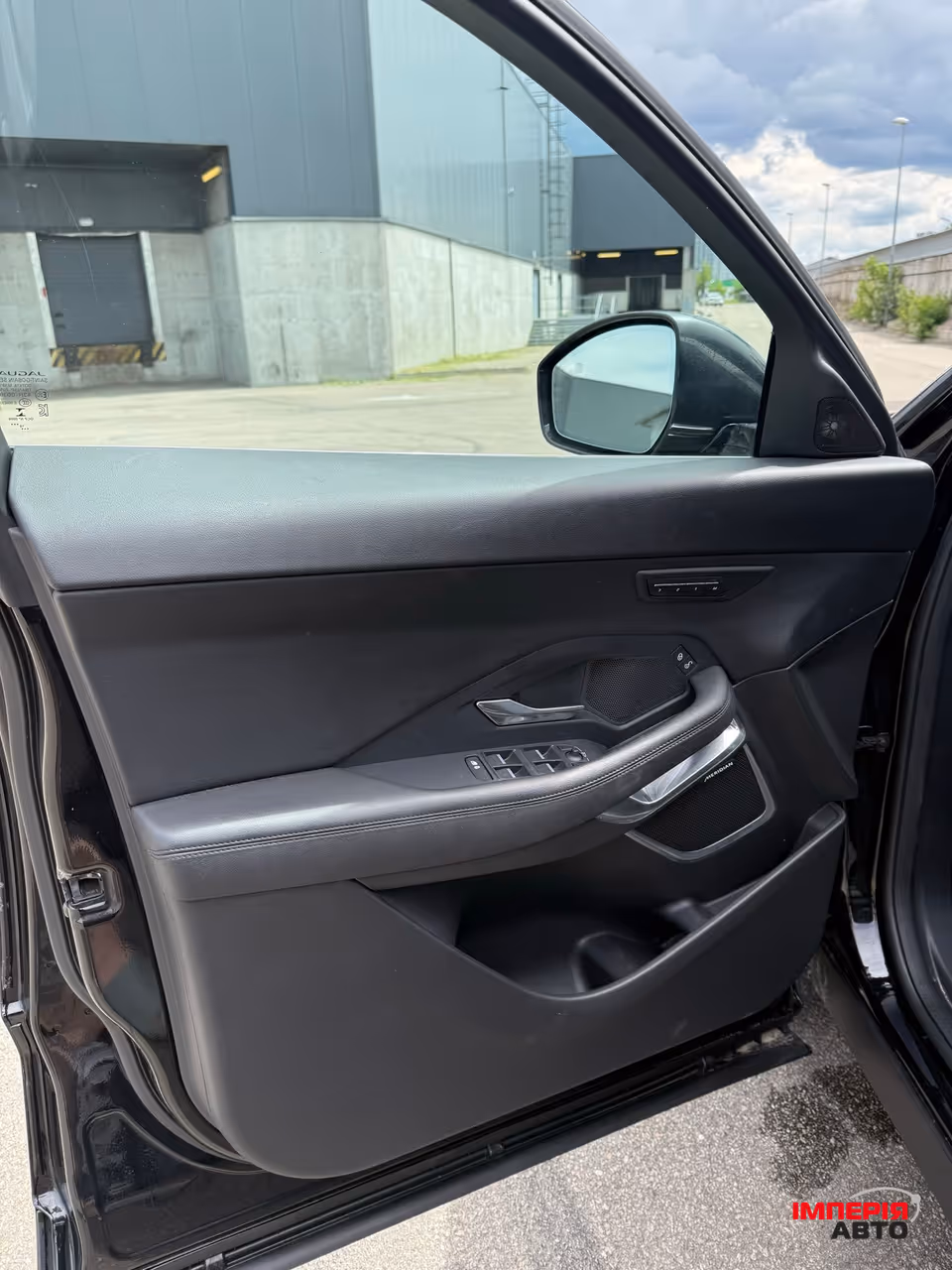 Jaguar E-Pace - фото 15