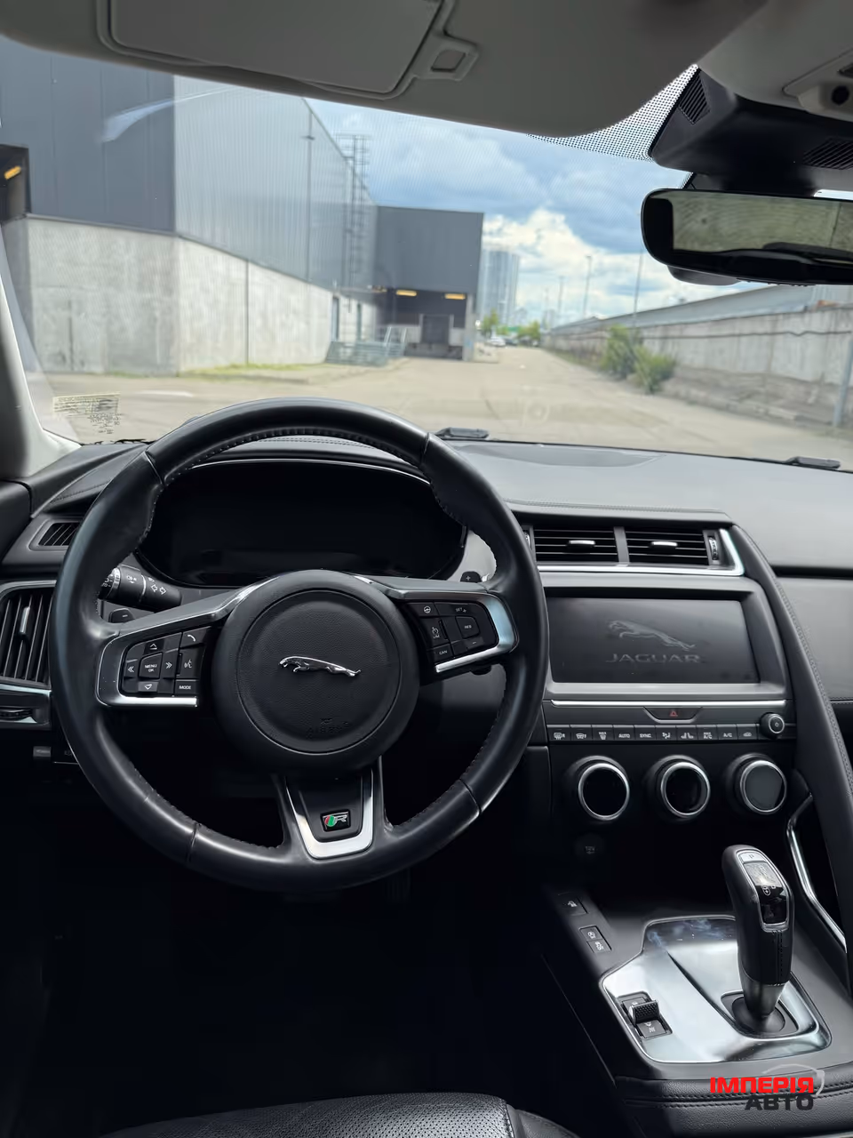 Jaguar E-Pace - фото 18