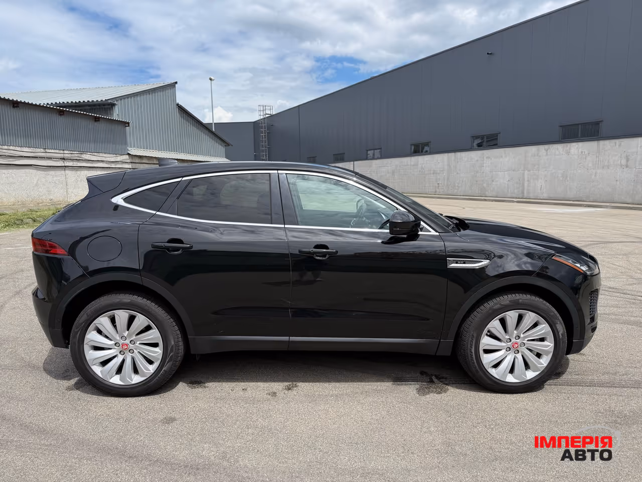 Jaguar E-Pace - фото 8