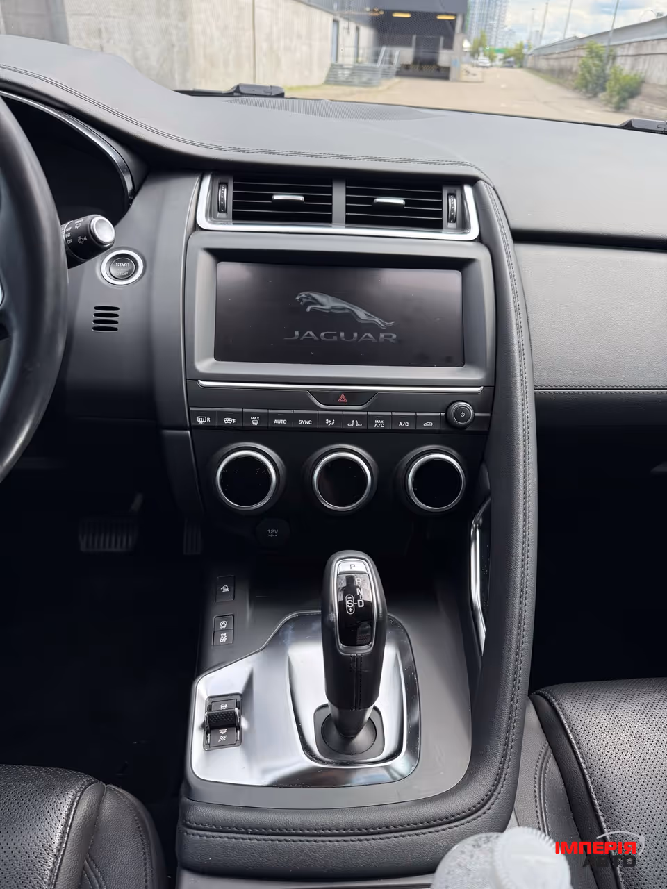 Jaguar E-Pace - фото 19