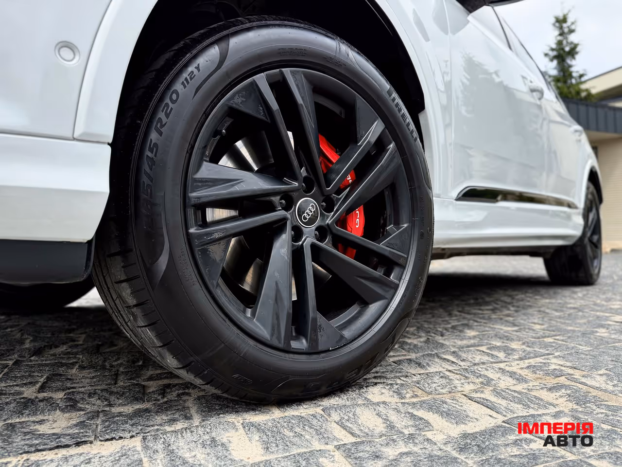 Audi Q7 - фото 8